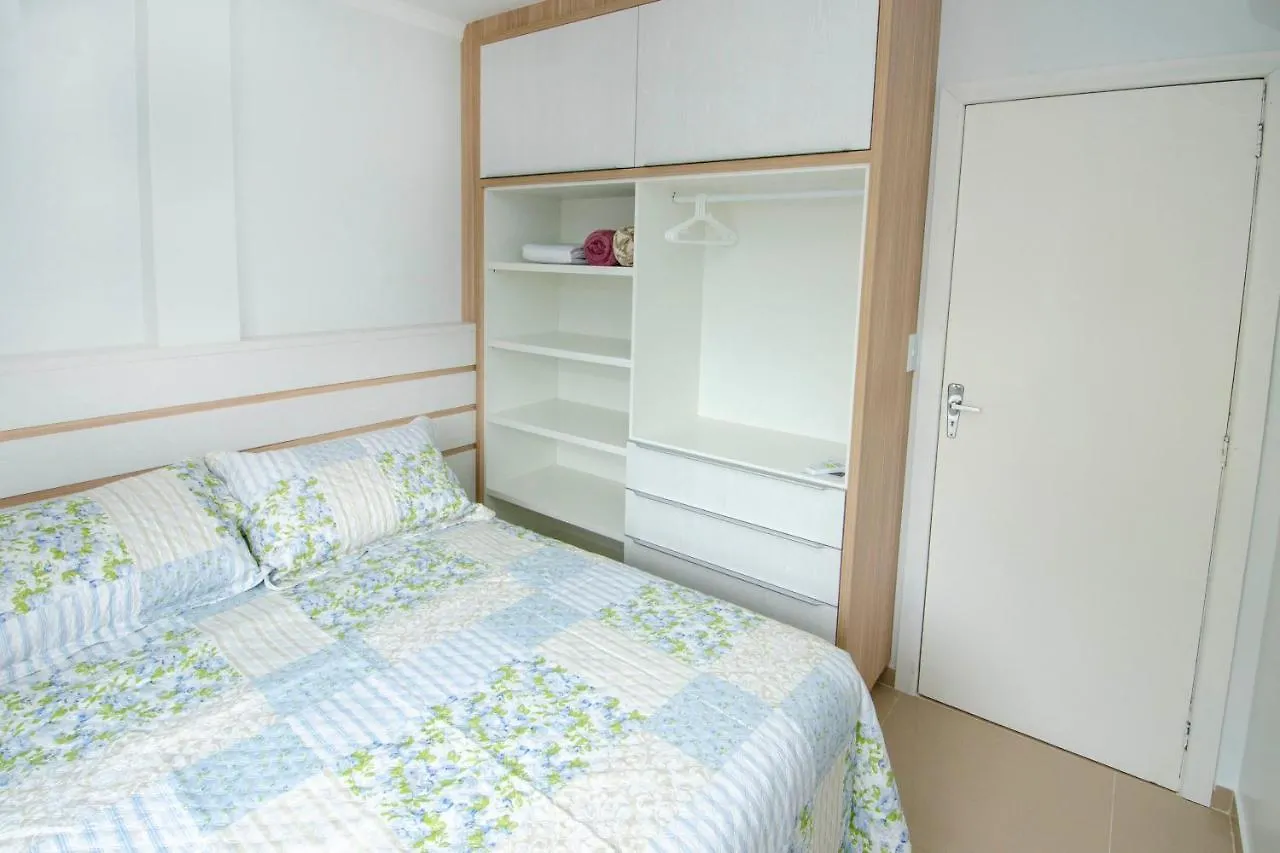 Camila Apartamento Bombinhas 0*,  Brasil
